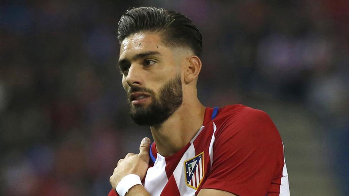 Carrasco, doliéndose de su hombro durante el partido