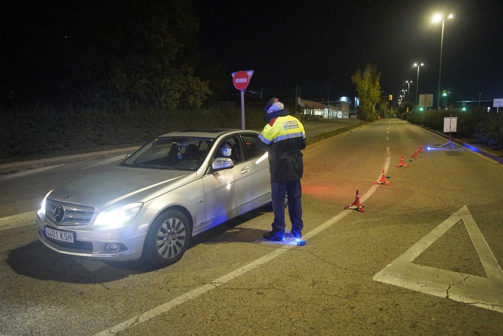 Control dels Mossos d''Esquadra i la Policia Local de Sarrià de Ter pel toc de queda