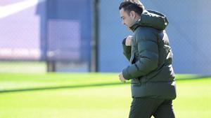 Xavi, técnico del Barça, antes de iniciarse el último entrenamiento previo al duelo con el Nápoles.