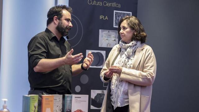 David Arroyo y María Fernández, ayer, en el Club Prensa Asturiana. | Irma Collín