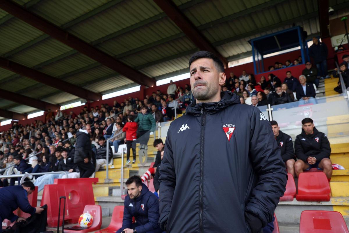 Gonza Fernández durante el duelo ante el Compostela.