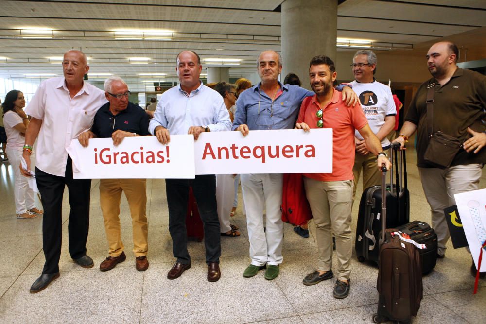 Los representantes del Ayuntamiento de Antequera, la Diputación de Málaga y la Junta de Andalucía que apoyaban la candidatura del Sitio de los Dólmenes a Patrimonio de la Humanidad regresan de Estambu