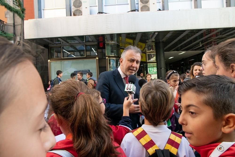 Ángel Víctor Torres participa en el evento 'De Palique, Tu radio en la calle'