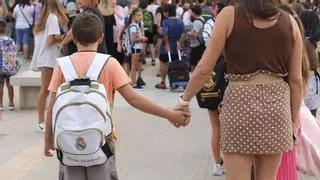 Cambio de horarios para los colegios: Malas noticias para los padres en España