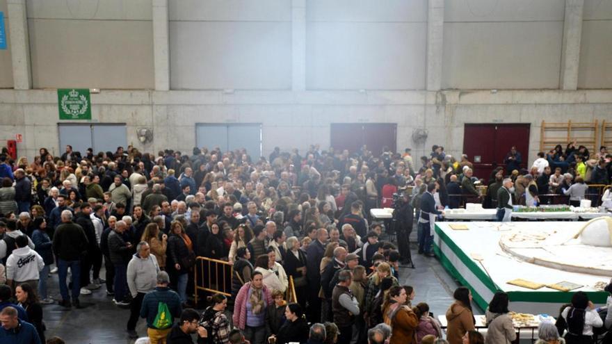 Degustadas miles de porciones del Hornazo Gigante en Fernán Núñez con motivo de Jueves Lardero