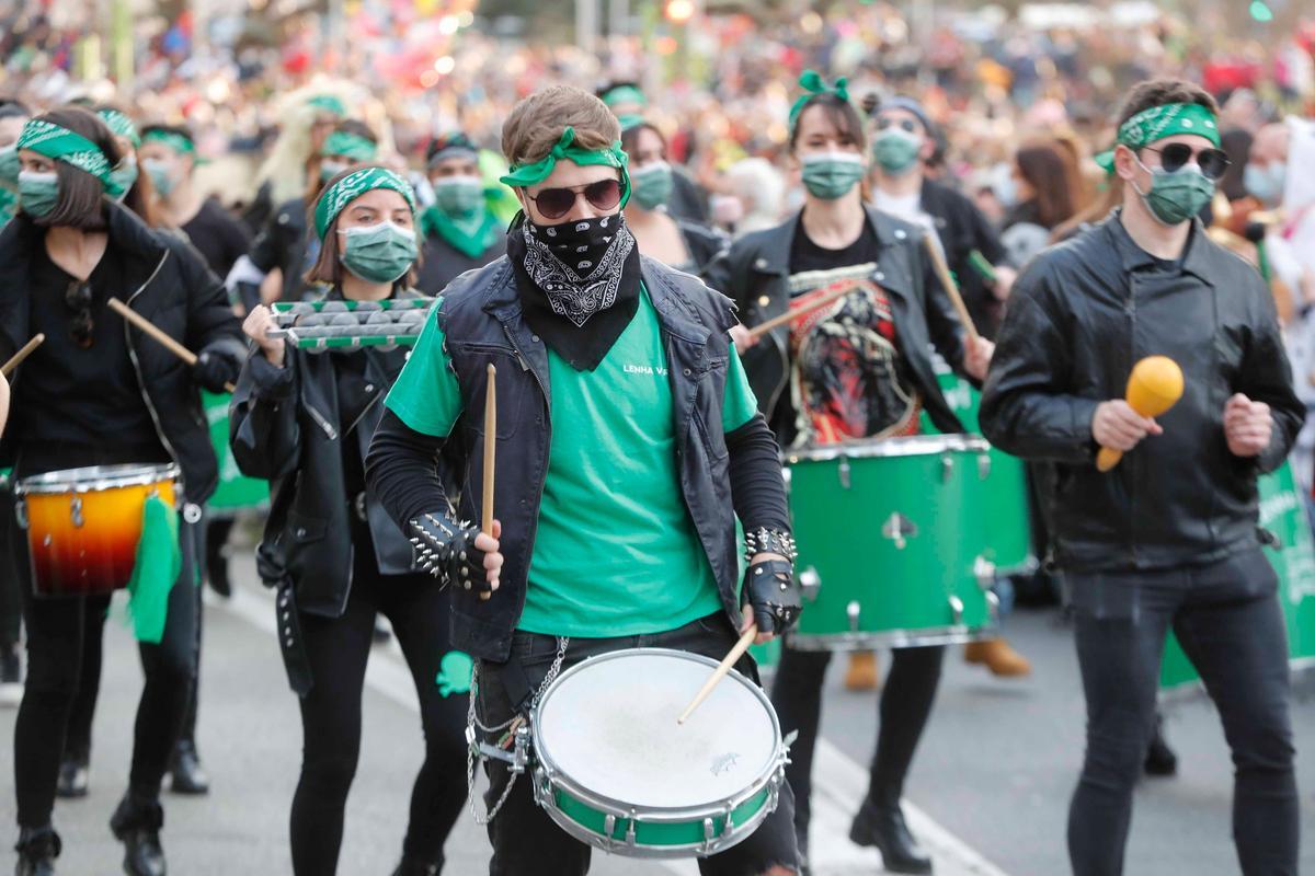 Entroido en Vigo: el desfile de la alegría tras dos años de COVID