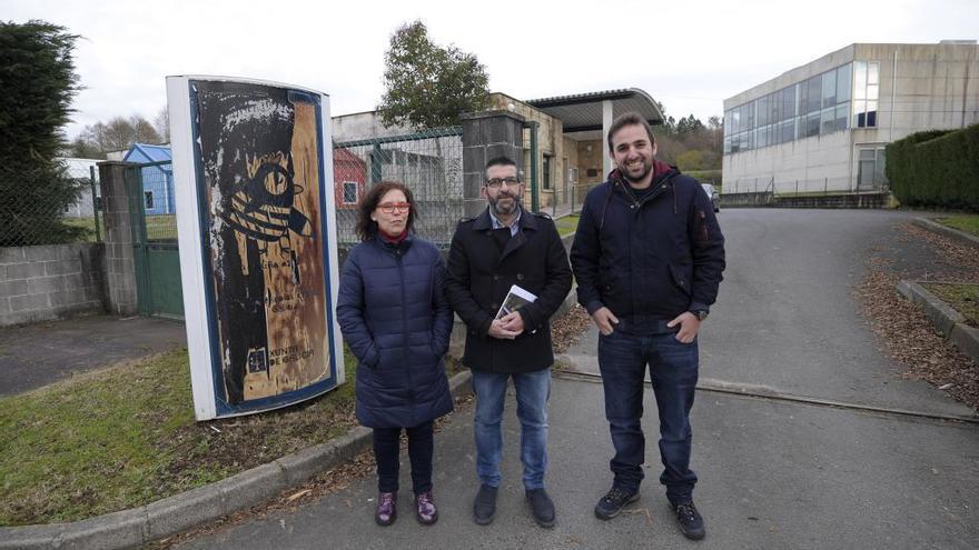 González, Vilariño y Carbón esta tarde junto a la guardería del casco urbano.