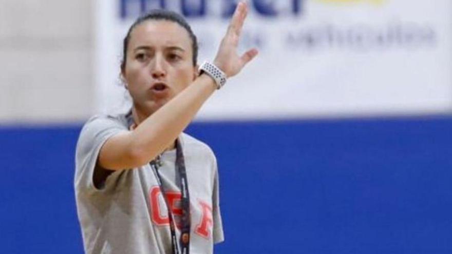 Mireia Capdevila, entrenadora del Milar Córdoba. | |  CÓRDOBA