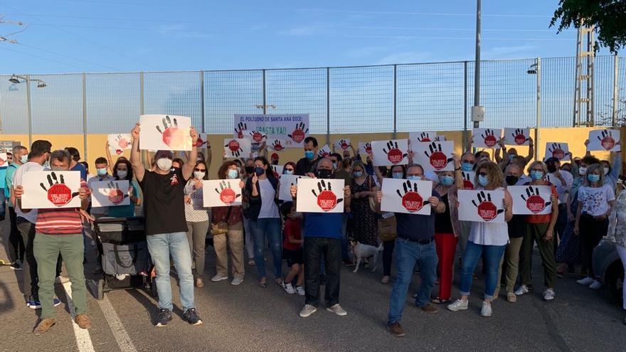 300 vecinos del Polígono de Santa Ana en contra del derribo del muro de la avenida Génova