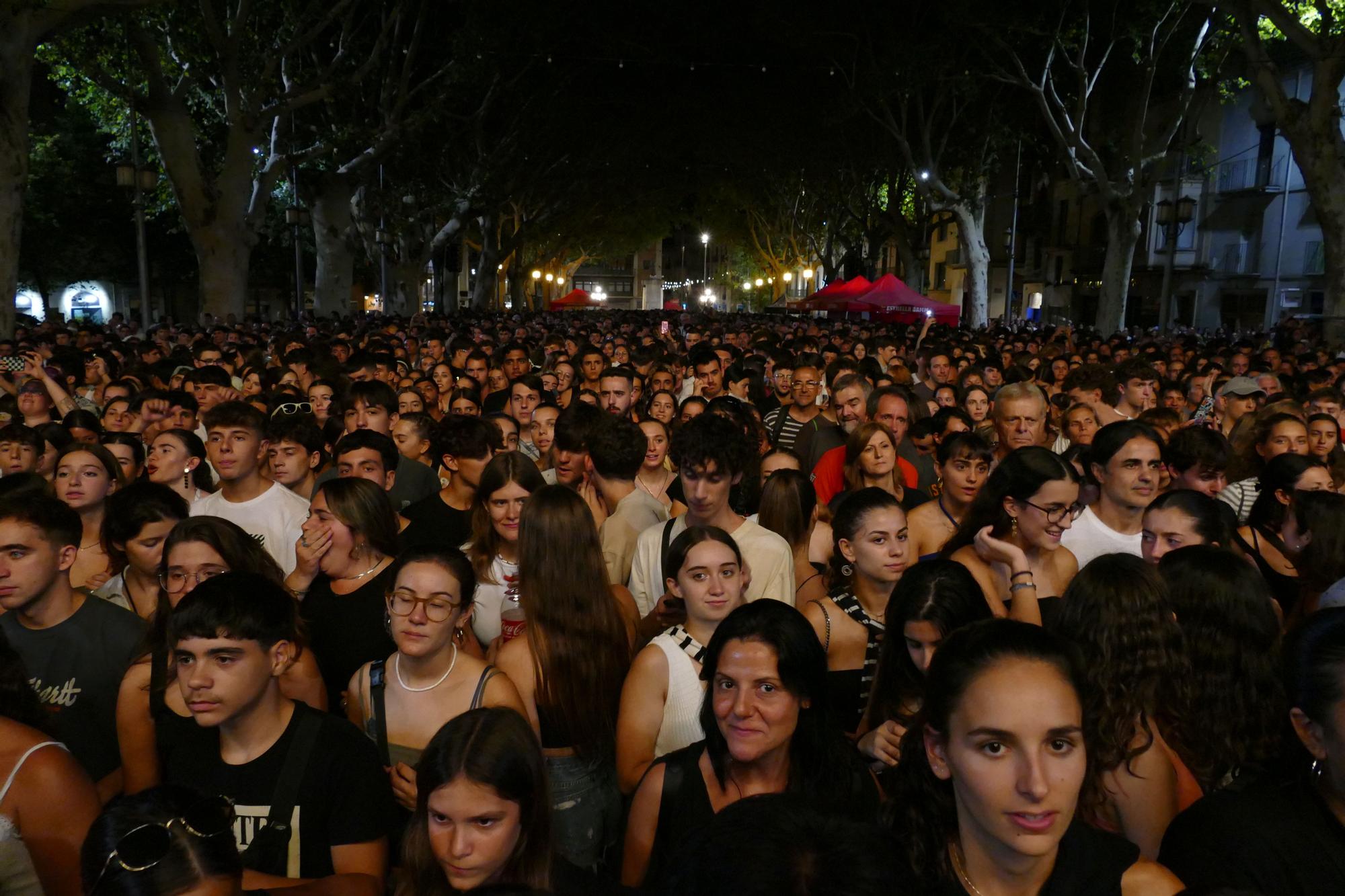 Llum, foc, confeti i molta música a la tercera nit d'Acústica