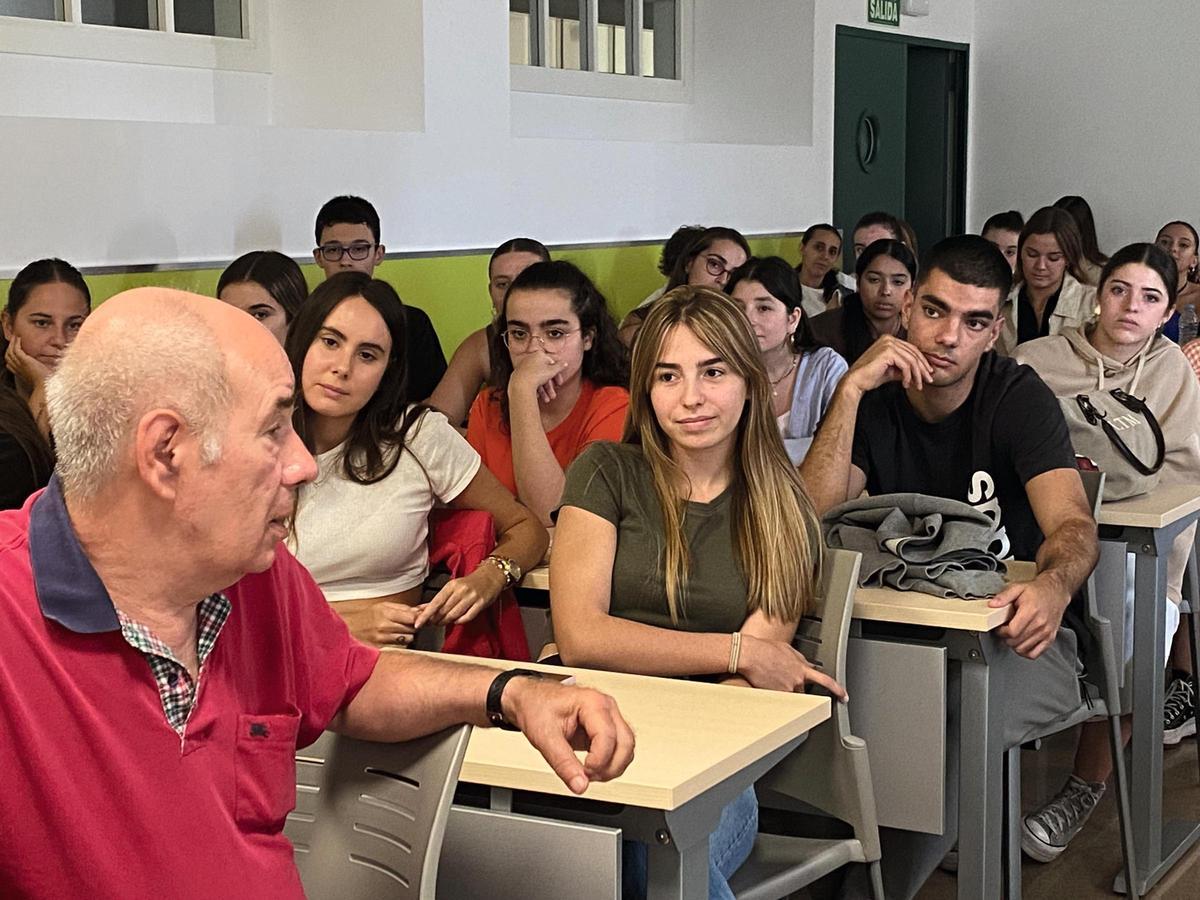 . Intercambio generacional con estudiantes del Campus Ciencias de la Salud San Juan de Dios de Ciempozuelos.