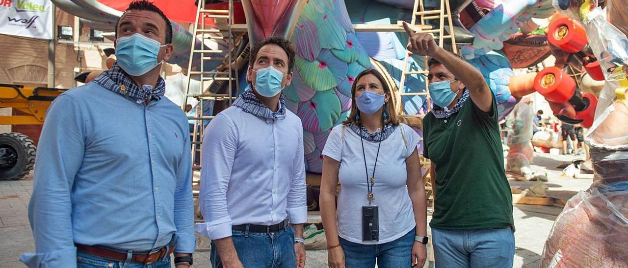 Vicent Mompó, Teodoro García Egea, María José Catalá y Carlos Mazón, durante su visita a las Fallas de València.