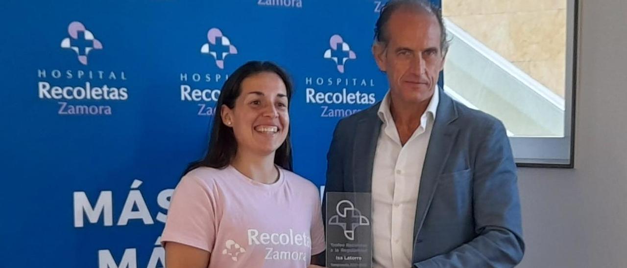 Isa Latorre y el gerente de Recoletas Zamora Oscar Iglesias