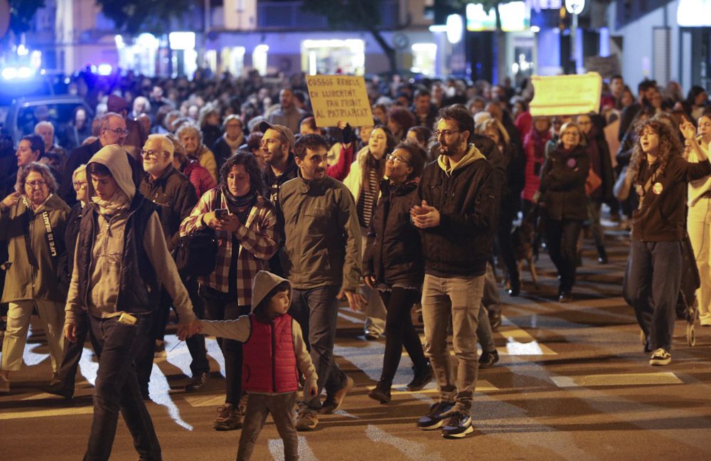 Sagunt grita contra la violencia machista el 25N