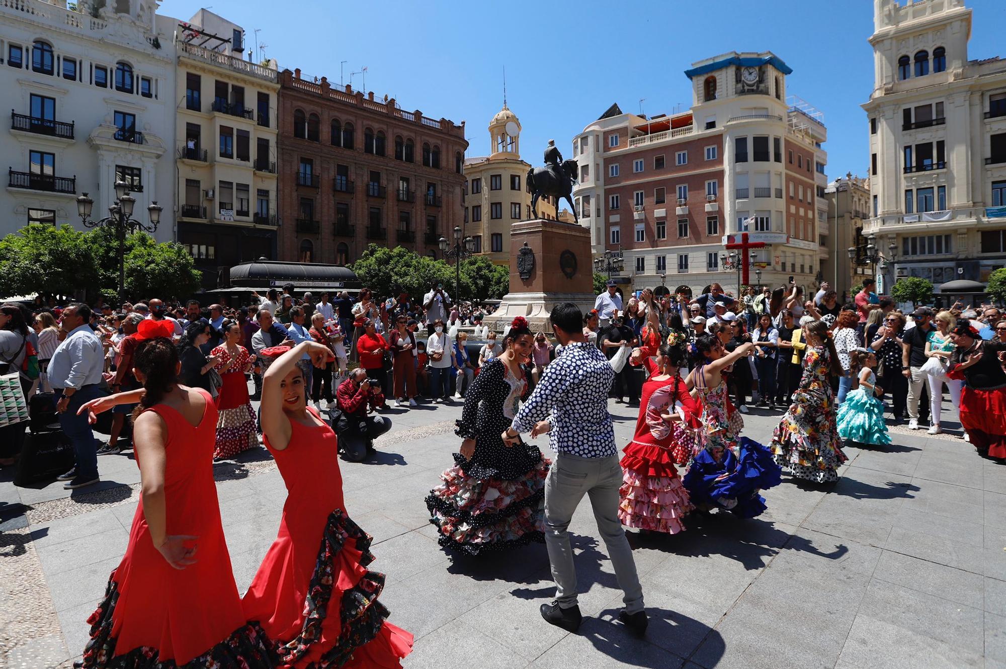 Pasacalles de las academias de baile en Córdoba