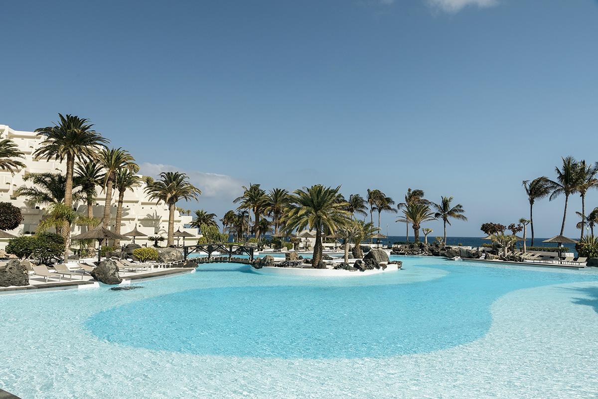 Paradisus Salinas by Meliá está inspirado en la arquitectura de César Manrique
