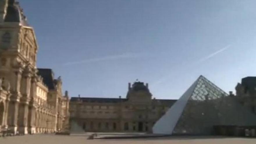 Los turistas comienzan a abandonar París