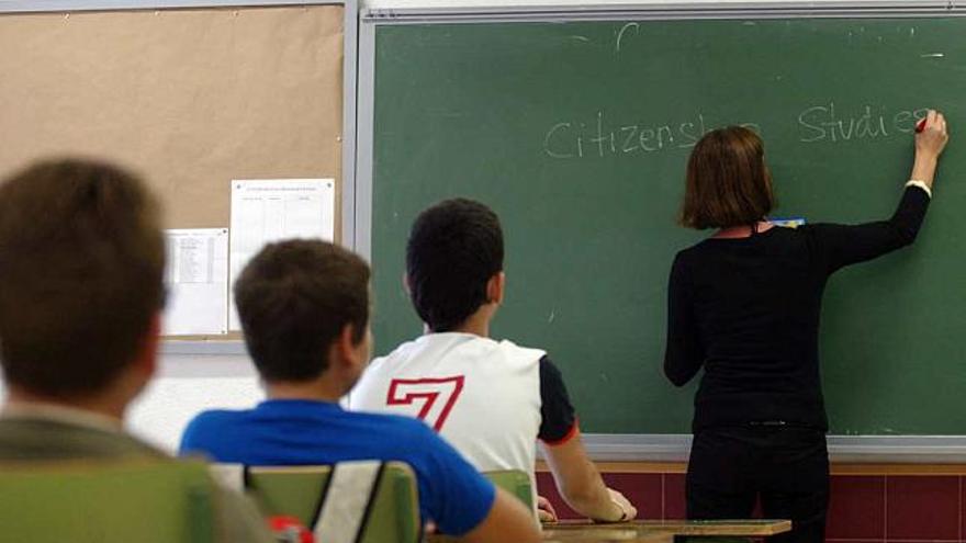 Los padres exigen que se inhabilite a los docentes que rechacen una plaza