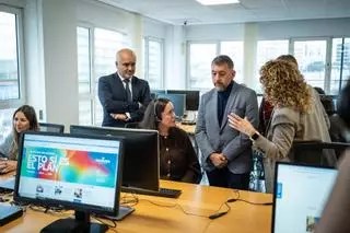 Visita al departamento de atención telefónica de Santa Cruz