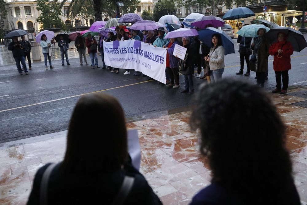 Protesta contra los feminicidios en València