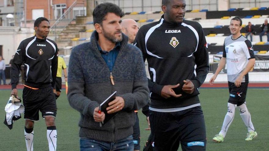 Samir, a la derecha, junto a Iván Ania en el Hermanos Antuña.