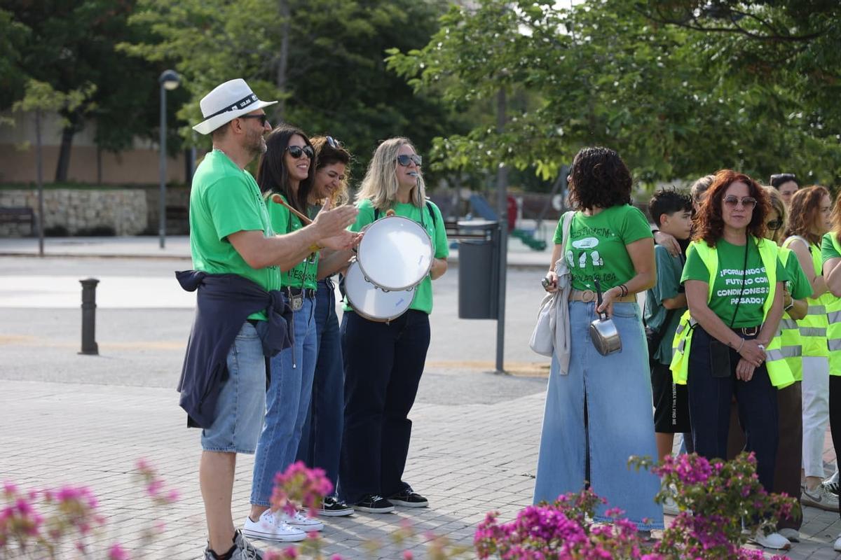 Huelga de docentes en Alicante: la manifestación llega a la Avenida de Dénia