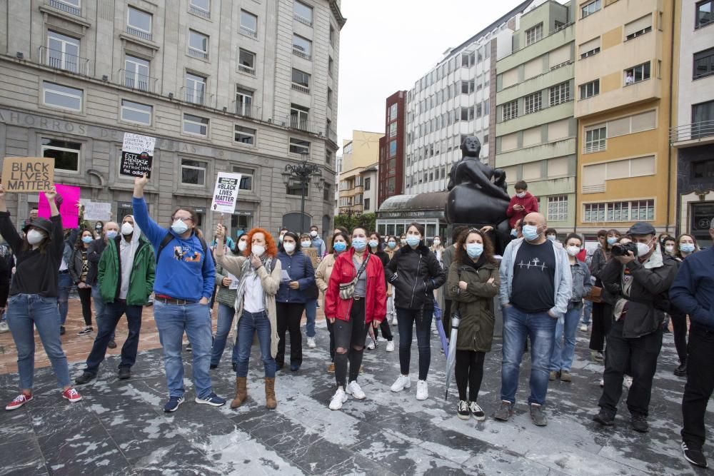 Concentración antirracista en Oviedo