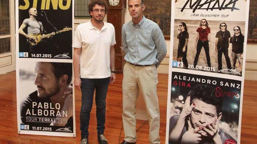 El concejal de Cultura, José Ramón Sande, con el director del Coliseum, Javier Rodríguez.