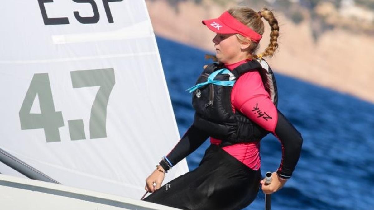 La alicantina Lara Himmes, gran triunfadora del Nacional de Ilca 6 en el Mar Menor.