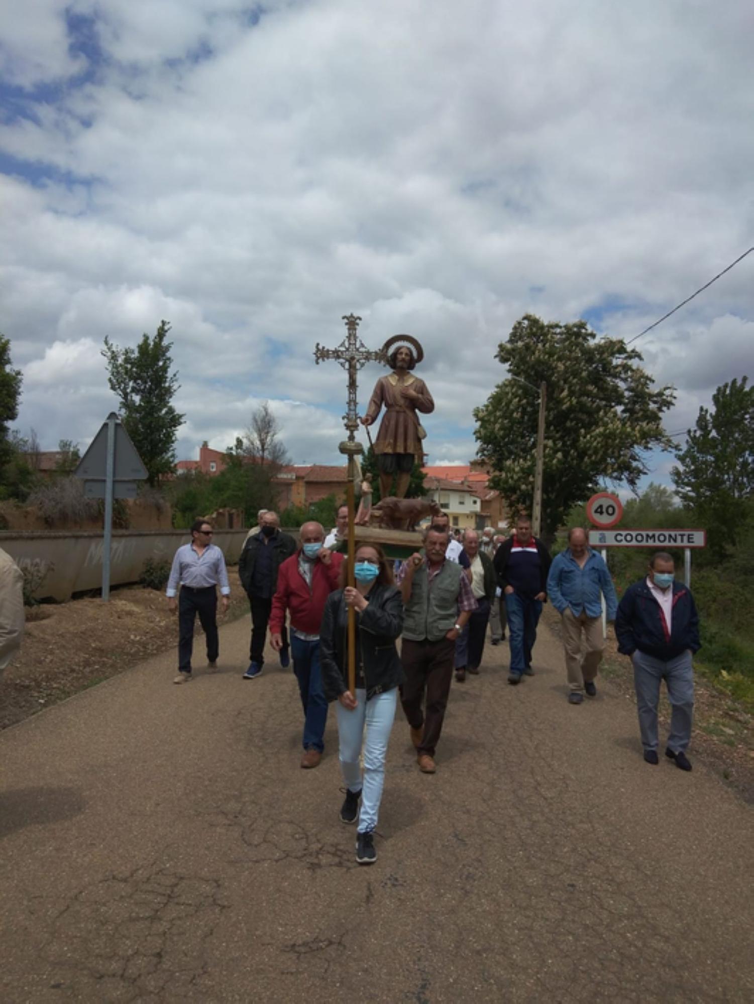 Celebración de San Isidro en Coomonte de la Vega. / E. P.