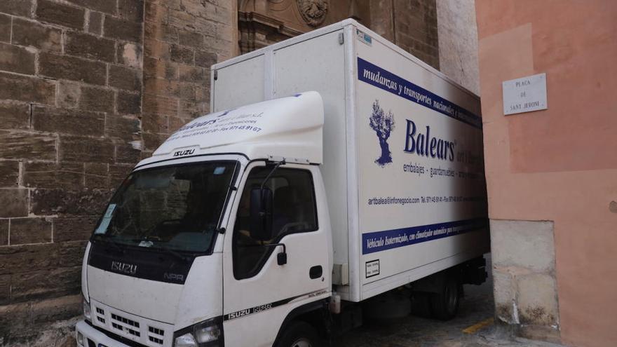 Trasladan cuadros del convento de Sant Jeroni