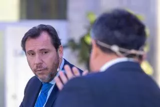 El ministro Óscar Puente en el Foro Alicante de Información celebrado en Casa Mediterráneo / JOSE NAVARRO