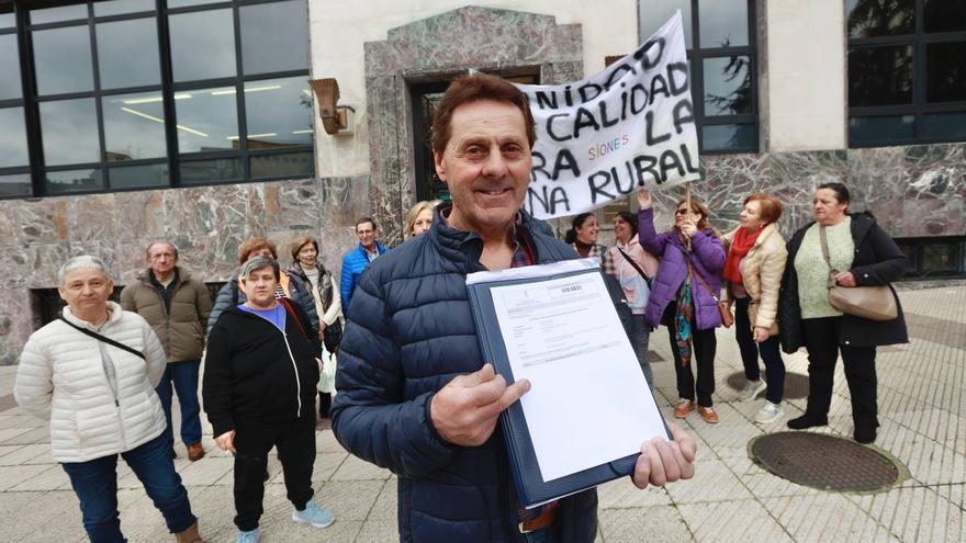 Colectivos vecinales de Oviedo denuncian ante el Sespa la falta de médicos en el centro de salud de El Cristo