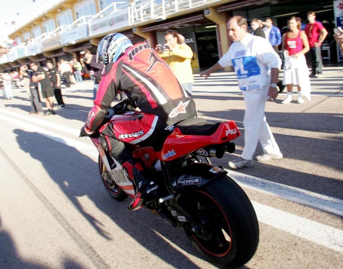 Michael Jordan en 2004 en Cheste MotoGP Michael Jordan en 2004 en Cheste MotoGP