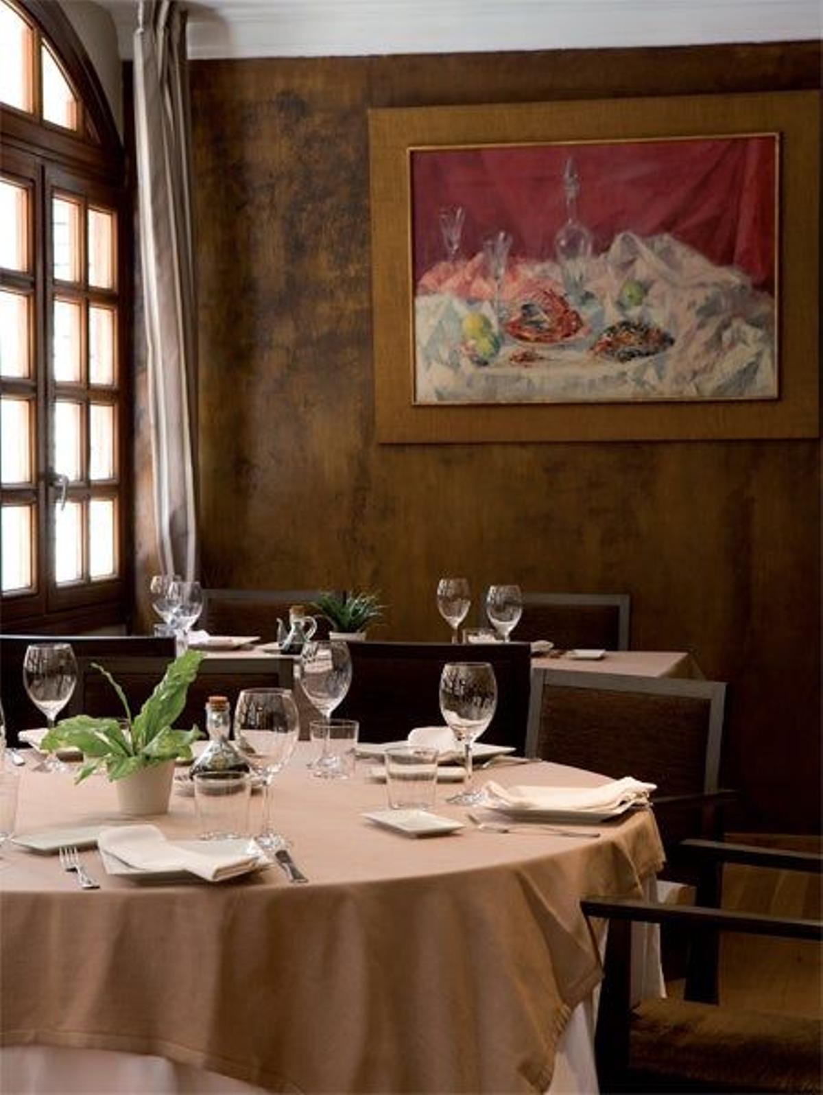 Salón del restaurante Los Arcosm enb Cangas de Onís.