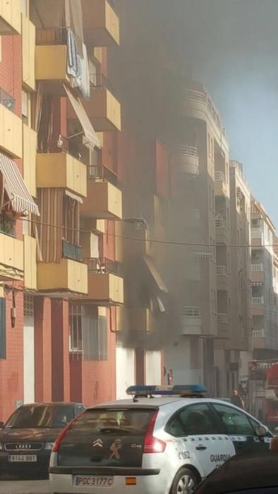 Un herido por inhalación de humo en Torrevieja