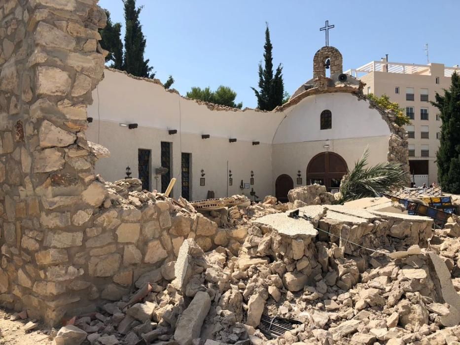 El techo de una ermita de El Campello se desploma al finalizar la misa.