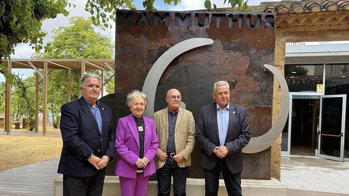 Los presidentes de las Cámaras de Comercio de Valls, Tarragona y Reus, con el presidente de la Associació per l'Impuls Metropolità de Tarragona, Roc Muñoz.