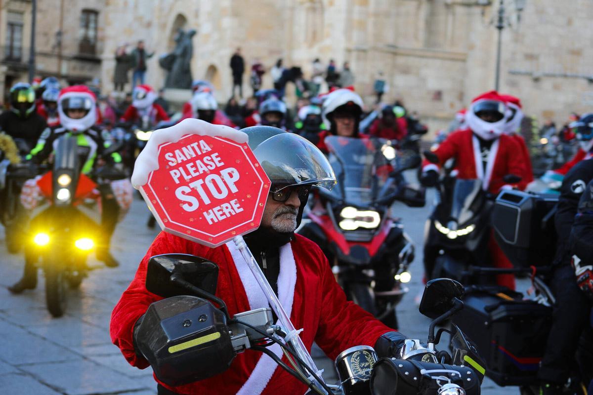Zamora. Plaza Mayor. Papanoelada motera.