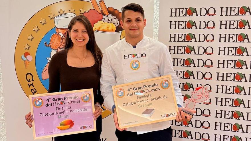 Los heladeros, con sus diplomas.