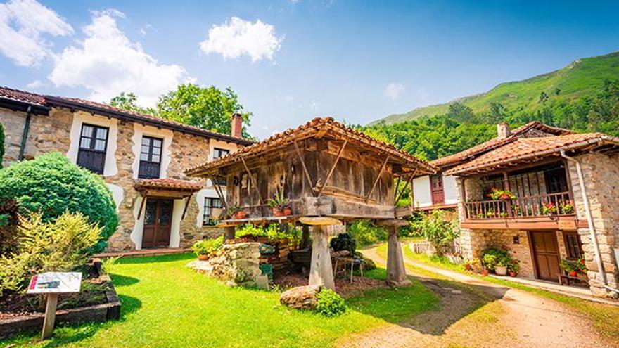 La cuna del Asturcón, un santuario fluvial y un museo en honor a la historia de la relojería: estos son los planes que no te puedes perder si visitas Piloña