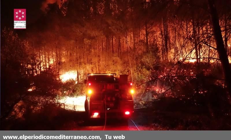 Todos contra el fuego en la Serra d’Espadà