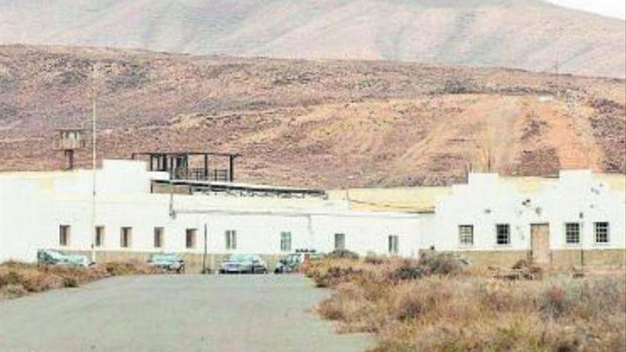 Exigen prioridad a la reforma del suprimido CIE de El Matorral en Fuerteventura