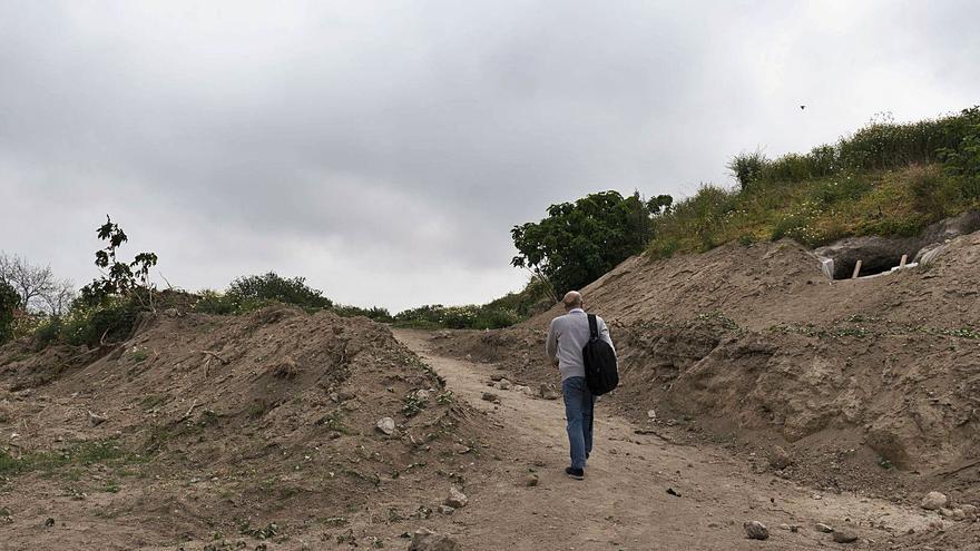 Las cuevas, entre ellas una iglesia rupestre, cubiertas de tierra el pasado mes de abril.