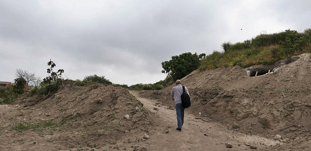 Las cuevas, entre ellas una iglesia rupestre, cubiertas de tierra el pasado mes de abril.
