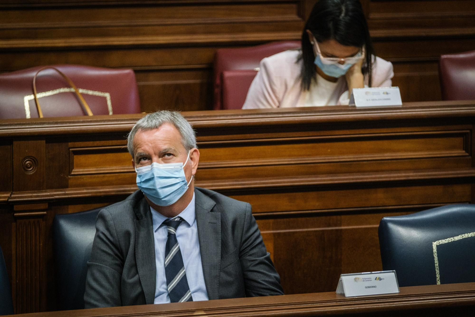 Pleno del Parlamento de Canarias (27/12/2021)