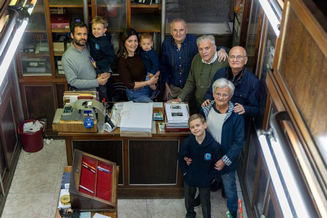Cierra la Papelería Eutimio de Alicante tras 90 años