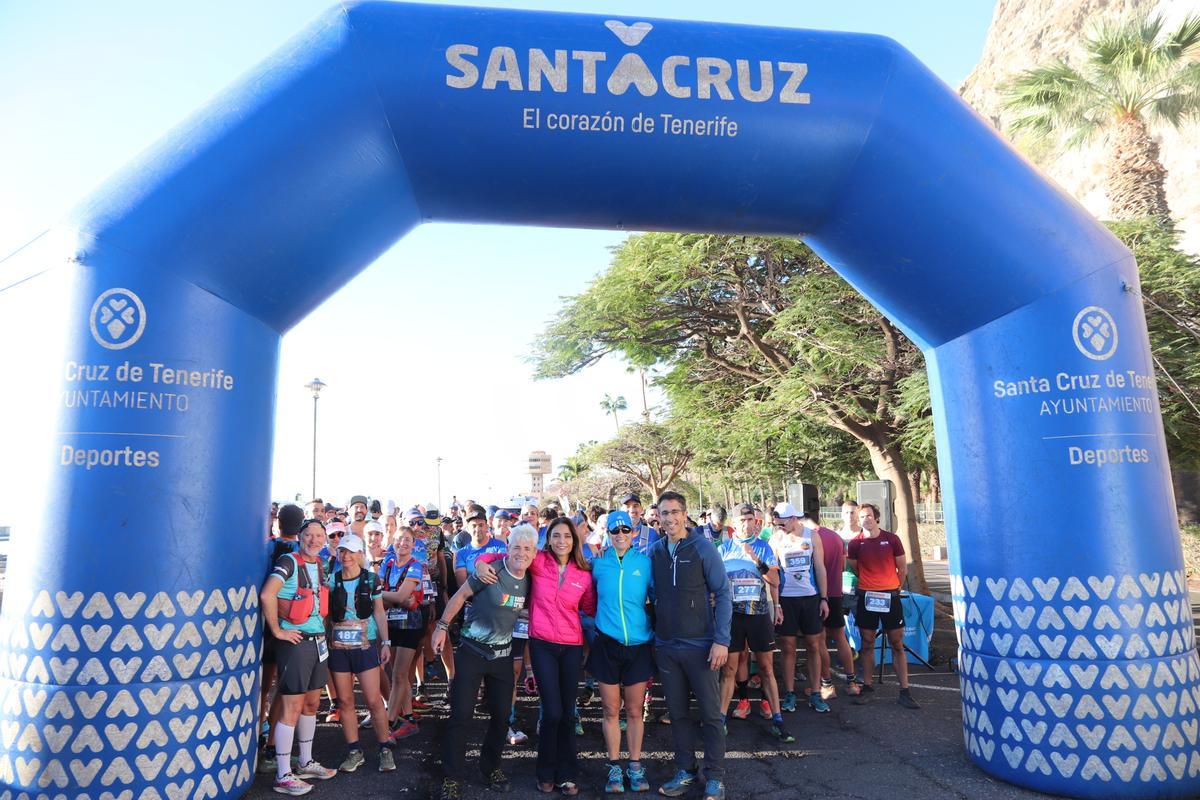 La Anaga Trail llena de juguetes a los niños