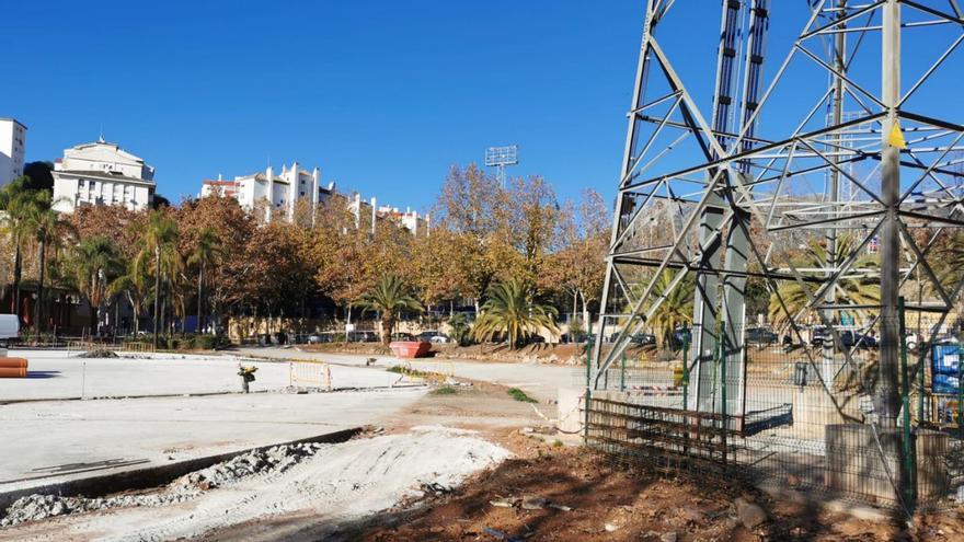 El PSOE tacha de &quot;chapuza&quot; la obra de la pista de atletismo de Arroyo Primero