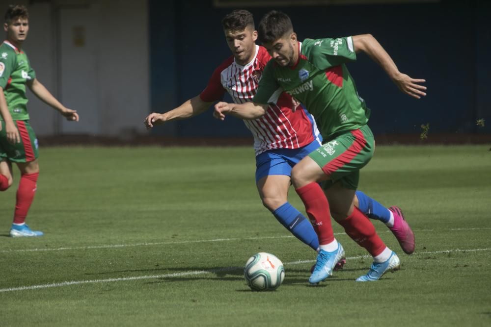 El partido entre el Sporting de Gijón y el Alavés, en imágenes